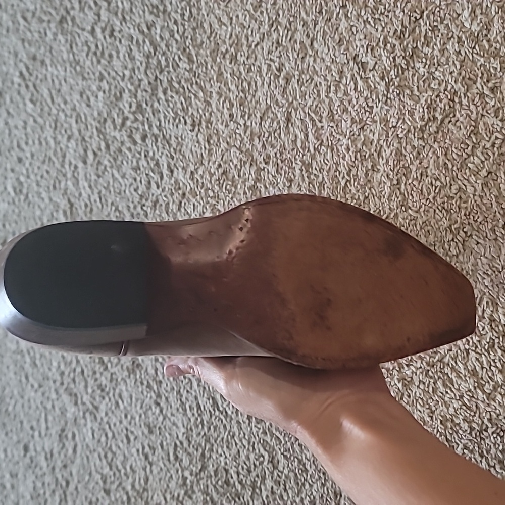 Boots - Picture 4 of 10